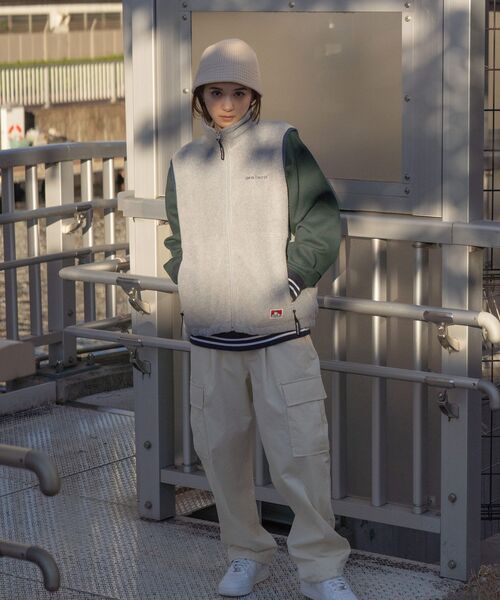 BEN DAVIS（ベンデイビス）の「【BEN DAVIS(ベンデイビス)】FLEECE VEST / ≪NAVAL別注≫ フリース フルジップ ワンポイント刺繍 スタンドカラー ベスト（ベスト・メンズ・ダークグリーン/ターコイズブルー/イエロー/グレー・MEDIUM/X-LARGE/LARGE）」の10枚目の写真