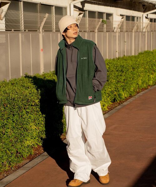 BEN DAVIS（ベンデイビス）の「【BEN DAVIS(ベンデイビス)】FLEECE VEST / ≪NAVAL別注≫ フリース フルジップ ワンポイント刺繍 スタンドカラー ベスト（ベスト・メンズ・ダークグリーン/ターコイズブルー/イエロー/グレー・MEDIUM/X-LARGE/LARGE）」の13枚目の写真