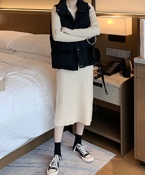 c.u.l(シーユーエル)の「オーバーサイズ ユニセックス ハイネック中綿ダウンベスト culw261(ダウンベスト・レディース・ブラック/アイボリー・M/L/XL)」の15枚目の写真