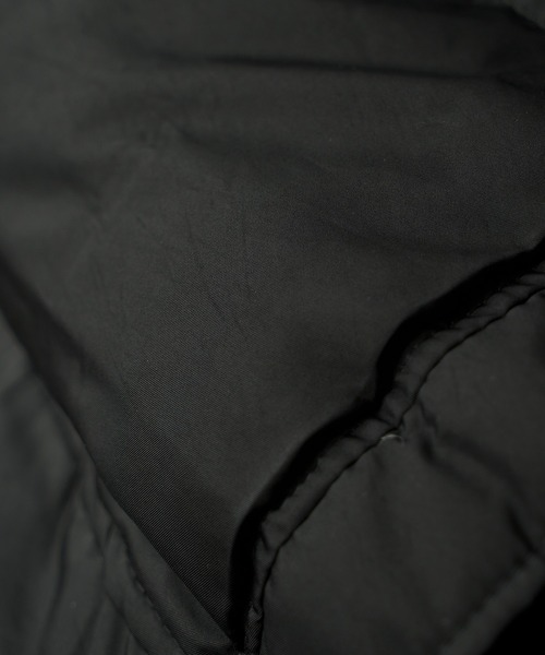 c.u.l(シーユーエル)の「オーバーサイズ ユニセックス ハイネック中綿ダウンベスト culw261(ダウンベスト・レディース・ブラック/アイボリー・M/L/XL)」の3枚目の写真