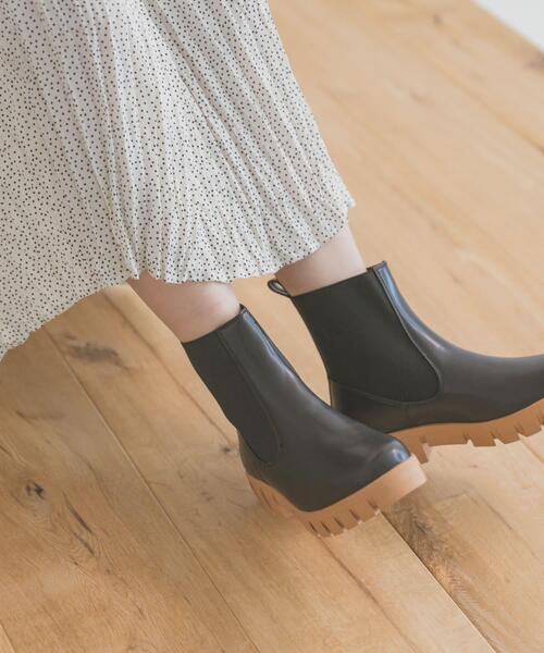 ITEMS URBANRESEARCH(アイテムズ アーバンリサーチ)の「コンビサイドゴアブーツ(ブーツ・レディース・ブラック/ベージュ・SMALL/MEDIUM/LARGE)」の2枚目の写真