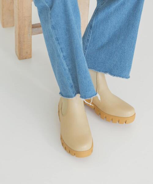 ITEMS URBANRESEARCH(アイテムズ アーバンリサーチ)の「コンビサイドゴアブーツ(ブーツ・レディース・ブラック/ベージュ・SMALL/MEDIUM/LARGE)」の6枚目の写真