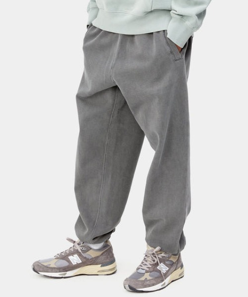 Carhartt（カーハート）の「Carhartt WIP/カーハートダブリューアイピー ピグメントスウェットパンツ VISTA SWEAT PANT I029525（スウェットパンツ・メンズ・ダークグレー/グリーン・L/XXL/XL/M）」の5枚目の写真