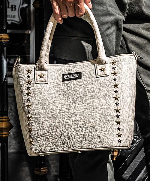 SOMEDIFF（サムディフ）の「【SOMEDIFF】スター スタッズ PU レザー ミニトート バッグ メンズ（トートバッグ・メンズ・ブラック/ホワイト/チャコールグレー/ブラック系1/ブラック系2・FREE）」の2枚目の写真
