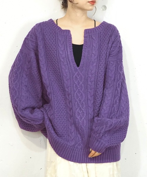 tiptop（ティップトップ）の「ケーブルキーネックBIGニットプルオーバー（ニット/セーター・レディース・ブラック/オフホワイト/ダークグリーン/ブルー/パープル/エンジ/グリーン・FREE）」の6枚目の写真