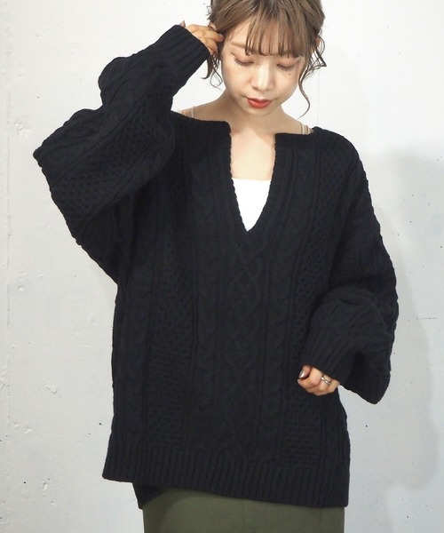 tiptop（ティップトップ）の「ケーブルキーネックBIGニットプルオーバー（ニット/セーター・レディース・ブラック/オフホワイト/ダークグリーン/ブルー/パープル/エンジ/グリーン・FREE）」の13枚目の写真