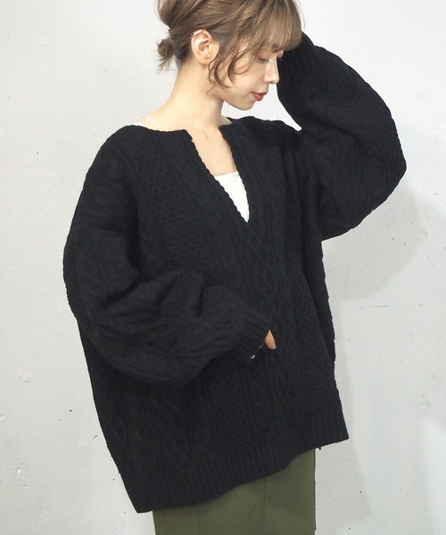 tiptop（ティップトップ）の「ケーブルキーネックBIGニットプルオーバー（ニット/セーター・レディース・ブラック/オフホワイト/ダークグリーン/ブルー/パープル/エンジ/グリーン・FREE）」の17枚目の写真