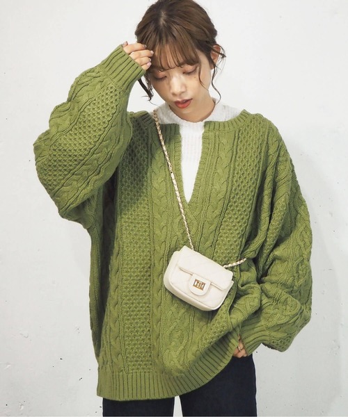 tiptop（ティップトップ）の「ケーブルキーネックBIGニットプルオーバー（ニット/セーター・レディース・ブラック/オフホワイト/ダークグリーン/ブルー/パープル/エンジ/グリーン・FREE）」の18枚目の写真