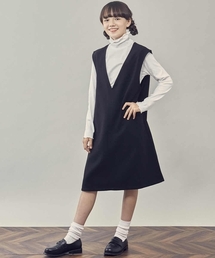 a.v.v（アーヴェヴェ）の「[100-130]Vネックジャンパースカート（ジャンパースカート・キッズ）」