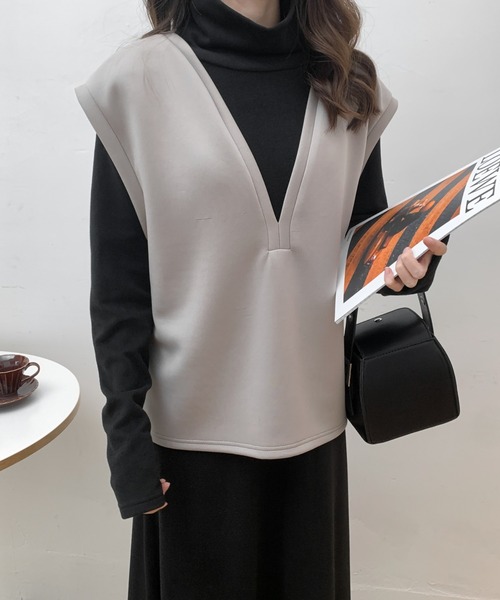 ECLIN(エクラン)の「Vネックベスト&タートルネックフレアワンピースセットアップ(ワンピース・レディース・ブラック/チャコールグレー/ベージュ・M/L)」の15枚目の写真