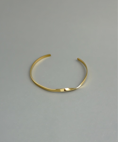 ieLS（イエルズ）の「金属アレルギー対応「ieLS」ステンレス　デザインバングル（ブレスレット・メンズ・ゴールド/シルバー・ONE SIZE）」の3枚目の写真