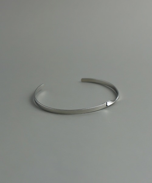 ieLS（イエルズ）の「金属アレルギー対応「ieLS」ステンレス　デザインバングル（ブレスレット・メンズ・ゴールド/シルバー・ONE SIZE）」の9枚目の写真