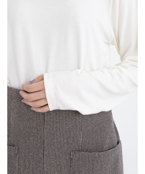 Samansa Mos2 blue(サマンサモスモスブルー)の「【発熱保温】タートルネックプルオーバー(Tシャツ/カットソー・レディース・オフホワイト/ブラック/シルバーグレー/ベージュ・MEDIUM/LARGE)」の12枚目の写真