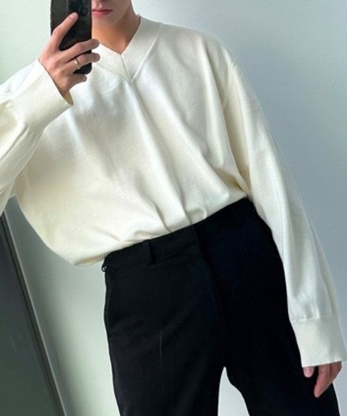 ASCLO(エジュクロ)の「ASCLO 12G Over V Neck Knit(ニット/セーター・メンズ・ブラック/グレー/アイボリー・FREE)」の2枚目の写真