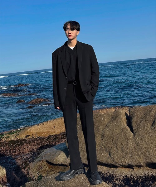 ASCLO(エジュクロ)の「ASCLO 12G Over V Neck Knit(ニット/セーター・メンズ・ブラック/グレー/アイボリー・FREE)」の17枚目の写真