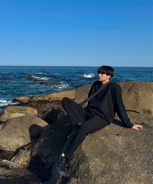 ASCLO(エジュクロ)の「ASCLO 12G Over V Neck Knit(ニット/セーター・メンズ・ブラック/グレー/アイボリー・FREE)」の20枚目の写真
