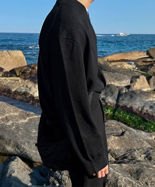 ASCLO(エジュクロ)の「ASCLO 12G Over V Neck Knit(ニット/セーター・メンズ・ブラック/グレー/アイボリー・FREE)」の9枚目の写真