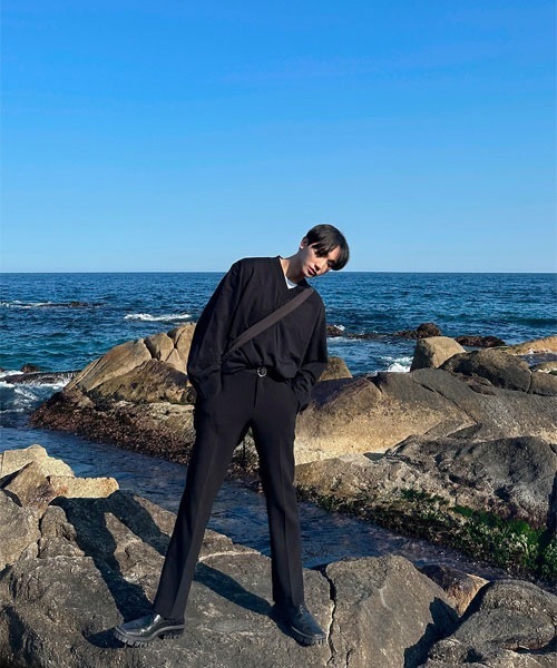 ASCLO(エジュクロ)の「ASCLO 12G Over V Neck Knit(ニット/セーター・メンズ・ブラック/グレー/アイボリー・FREE)」の11枚目の写真
