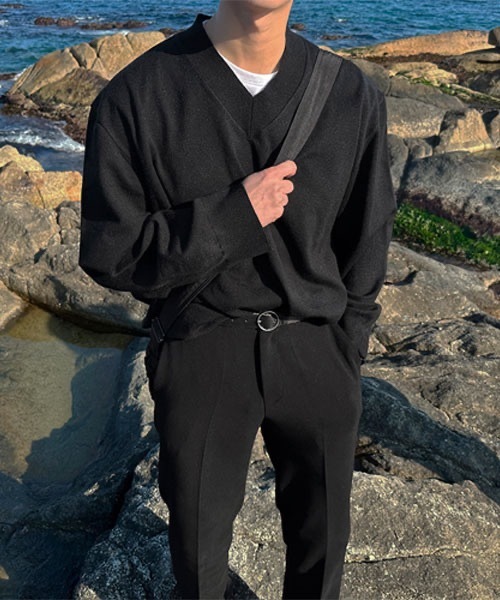 ASCLO(エジュクロ)の「ASCLO 12G Over V Neck Knit(ニット/セーター・メンズ・ブラック/グレー/アイボリー・FREE)」の15枚目の写真