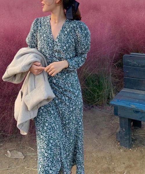 Jasmine Grandiflorum(ジャスミングランディフローラム)の「配色 Vネック 花柄ワンピース(ワンピース・レディース・グリーン/チョコ/ブラック・FREE)」の1枚目の写真