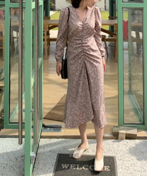 Jasmine Grandiflorum(ジャスミングランディフローラム)の「配色 Vネック 花柄ワンピース(ワンピース・レディース・グリーン/チョコ/ブラック・FREE)」の18枚目の写真