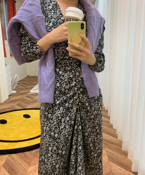 Jasmine Grandiflorum(ジャスミングランディフローラム)の「配色 Vネック 花柄ワンピース(ワンピース・レディース・グリーン/チョコ/ブラック・FREE)」の16枚目の写真