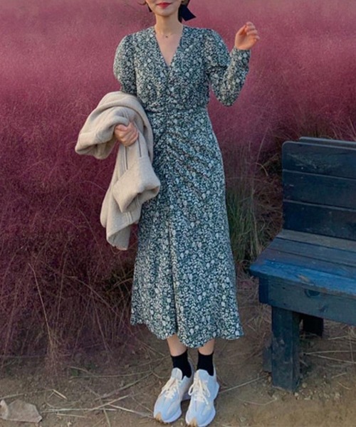 Jasmine Grandiflorum(ジャスミングランディフローラム)の「配色 Vネック 花柄ワンピース(ワンピース・レディース・グリーン/チョコ/ブラック・FREE)」の10枚目の写真