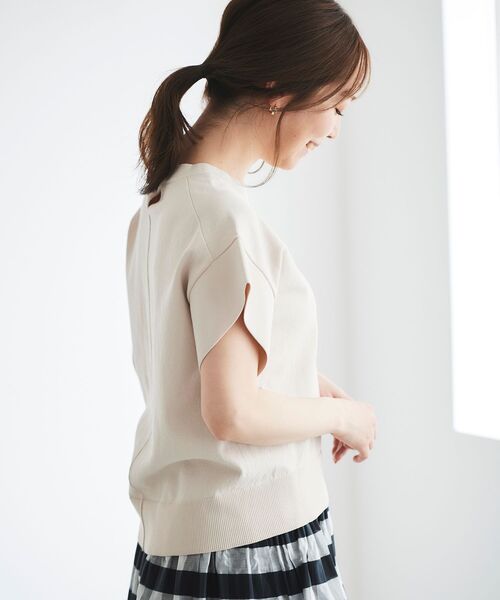 le.coeur blanc（ルクールブラン）の「フレアスリーブニットプルオーバー（ニット/セーター・レディース・ブルー/ダークグレー/キャメル/グレイッシュベージュ・38）」の12枚目の写真