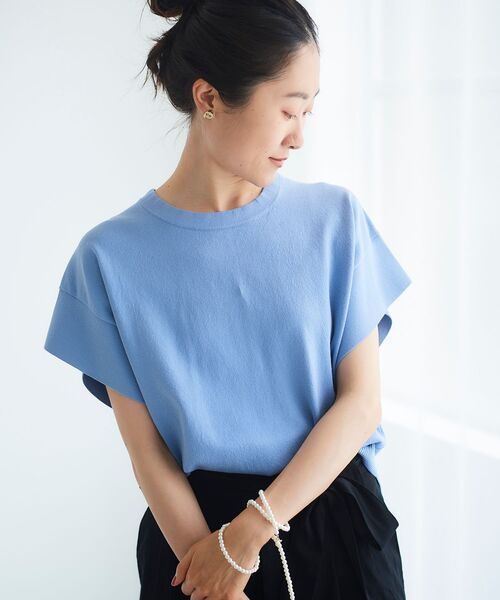 le.coeur blanc（ルクールブラン）の「フレアスリーブニットプルオーバー（ニット/セーター・レディース・ブルー/ダークグレー/キャメル/グレイッシュベージュ・38）」の16枚目の写真