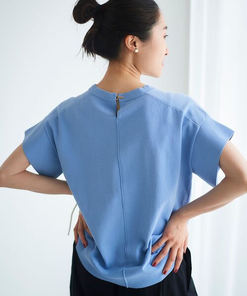 le.coeur blanc（ルクールブラン）の「フレアスリーブニットプルオーバー（ニット/セーター・レディース・ブルー/ダークグレー/キャメル/グレイッシュベージュ・38）」の17枚目の写真