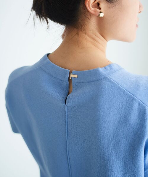 le.coeur blanc（ルクールブラン）の「フレアスリーブニットプルオーバー（ニット/セーター・レディース・ブルー/ダークグレー/キャメル/グレイッシュベージュ・38）」の18枚目の写真