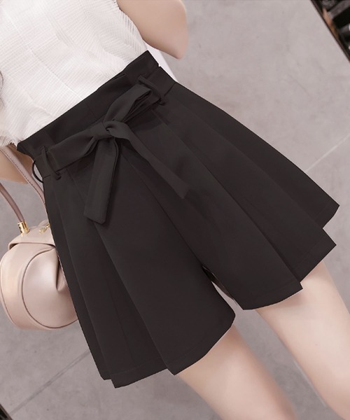 Grandeir(グランディール)の「ウエストリボンフレアショートパンツ(その他パンツ・レディース・ベージュ/ブラック/ピンクベージュ・M)」の5枚目の写真