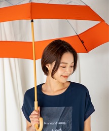 because（ビコーズ）の「【because】 ビニールのクリア感とウッドパーツの優しい印象が調和したモダンで、環境に配慮した材料で作られたエシカルなエコクリア バイカラーアンブレラ（長傘）」