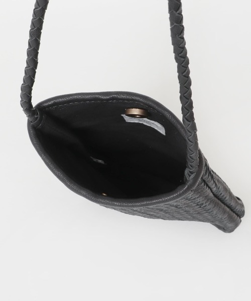 URBAN RESEARCH DOORS（アーバンリサーチドアーズ）の「レザーメッシュショルダーバッグ（ショルダーバッグ・レディース・ブラック/ブラック系その他/ホワイト・-）」の11枚目の写真