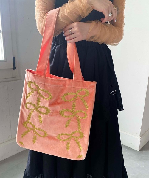 Casselini（キャセリーニ）の「Casselini(キャセリーニ)スカラップエンブロイダリートート（トートバッグ・レディース・ピンク/ブラック/アイボリー/スモークピンク/ブルー・FREE）」の5枚目の写真