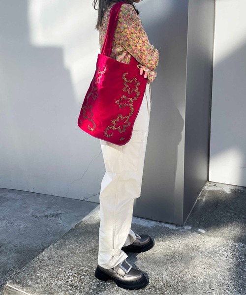 Casselini（キャセリーニ）の「Casselini(キャセリーニ)スカラップエンブロイダリートート（トートバッグ・レディース・ピンク/ブラック/アイボリー/スモークピンク/ブルー・FREE）」の18枚目の写真