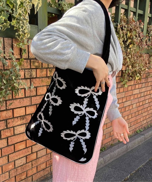 Casselini（キャセリーニ）の「Casselini(キャセリーニ)スカラップエンブロイダリートート（トートバッグ・レディース・ピンク/ブラック/アイボリー/スモークピンク/ブルー・FREE）」の15枚目の写真