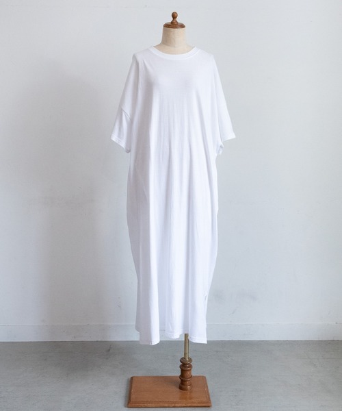 PICHI（ピイチ）の「サイドスリットオーバーサイズワンピ（ワンピース・レディース・ホワイト/ラベンダー/ブラック・FREE）」の6枚目の写真