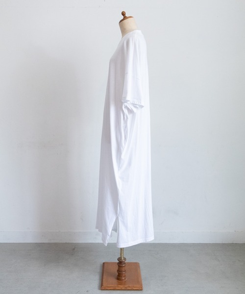 PICHI（ピイチ）の「サイドスリットオーバーサイズワンピ（ワンピース・レディース・ホワイト/ラベンダー/ブラック・FREE）」の13枚目の写真