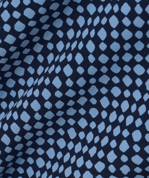 A/C DESIGN BY ALPHA CUBIC(エーシーデザインバイアルファキュービック)の「【接触冷感・洗濯可能】シャーリングドルマンブラウス(シャツ/ブラウス・レディース・オフホワイト/ブルー/ブラック・9号/11号/13号)」の18枚目の写真