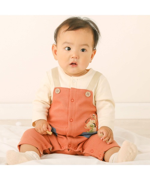 SLAP SLIP BABY（スラップスリップベビー）の「デニムポケット恐竜刺しゅうサロペットレイヤード風ロンパースベビー(60~80cm)（ロンパース・キッズ・ブルー/オレンジ・60cm/80ｃｍ/70cm）」の2枚目の写真