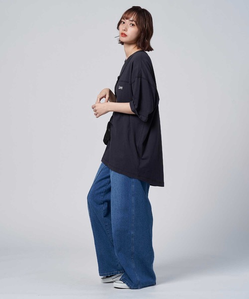 Lee(リー)の「【Lee】バックスクエアロゴTシャツ(Tシャツ/カットソー・レディース・ダークグレー・L/M)」の2枚目の写真