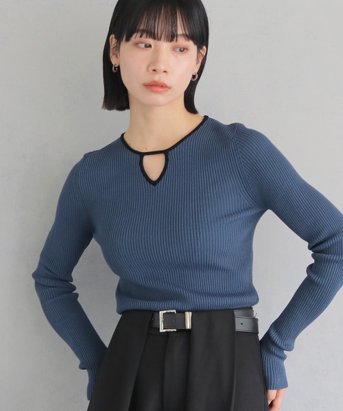 cheriella（シェリエラ）の「【cheriella】WEB限定配色デザインネックニット WEB LIMITED CONTRAST DESIGN NECK KNIT（ニット/セーター・レディース・ダークグレー/ダークブルー/アイボリー/ダークグリーン/ブラック/ワインレッド・M）」の5枚目の写真