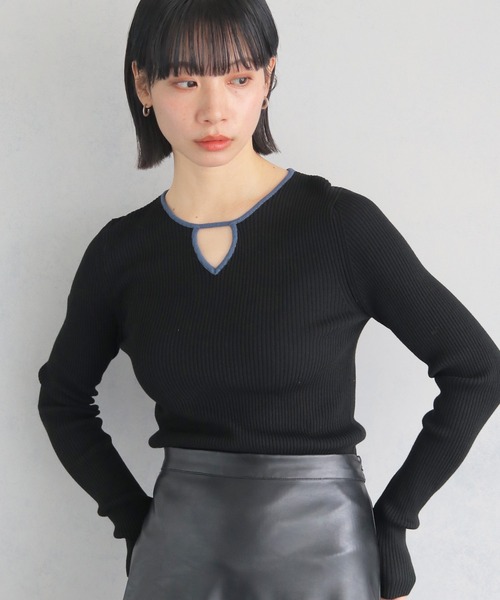cheriella（シェリエラ）の「【cheriella】WEB限定配色デザインネックニット WEB LIMITED CONTRAST DESIGN NECK KNIT（ニット/セーター・レディース・ダークグレー/ダークブルー/アイボリー/ダークグリーン/ブラック/ワインレッド・M）」の2枚目の写真