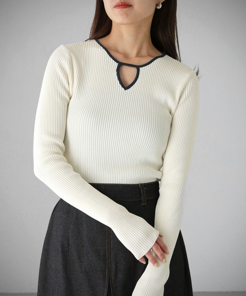 cheriella（シェリエラ）の「【cheriella】WEB限定配色デザインネックニット WEB LIMITED CONTRAST DESIGN NECK KNIT（ニット/セーター・レディース・ダークグレー/ダークブルー/アイボリー/ダークグリーン/ブラック/ワインレッド・M）」の11枚目の写真