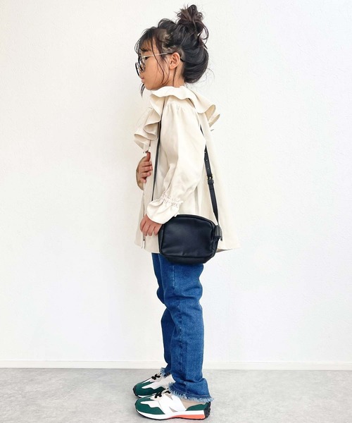 CIAOPANIC TYPY（チャオパニックティピー）の「【KIDS】ピーチ起毛フリルブラウス（シャツ/ブラウス・キッズ・アイボリー/チャコールグレー・S/M/L/XL/XXL）」の3枚目の写真