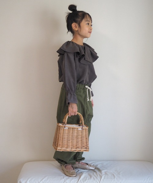 CIAOPANIC TYPY（チャオパニックティピー）の「【KIDS】ピーチ起毛フリルブラウス（シャツ/ブラウス・キッズ・アイボリー/チャコールグレー・S/M/L/XL/XXL）」の8枚目の写真