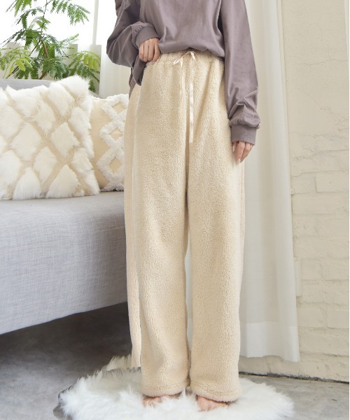 ad thie(アドティエ)の「ボア ロング パンツ(ルームウェア/パジャマ・レディース・チャコール/ピンク/ブラック/ブルー/ミント/オフホワイト/ナチュラル/ネイビー・FREE)」の9枚目の写真