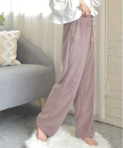 ad thie(アドティエ)の「ボア ロング パンツ(ルームウェア/パジャマ・レディース・チャコール/ピンク/ブラック/ブルー/ミント/オフホワイト/ナチュラル/ネイビー・FREE)」の17枚目の写真