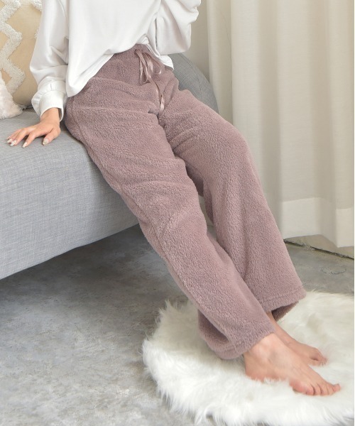 ad thie(アドティエ)の「ボア ロング パンツ(ルームウェア/パジャマ・レディース・チャコール/ピンク/ブラック/ブルー/ミント/オフホワイト/ナチュラル/ネイビー・FREE)」の19枚目の写真